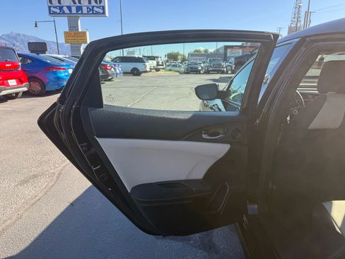 Used 2018 Honda Civic EX image 24