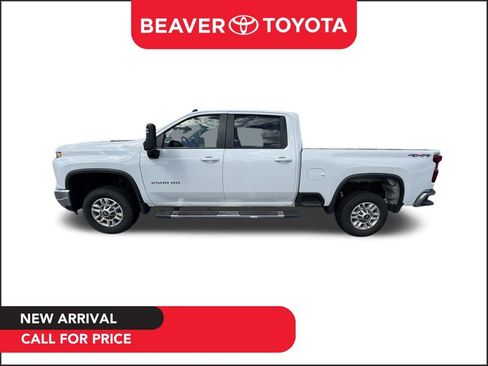 Used 2024 Chevrolet Silverado 2500 LT image 1