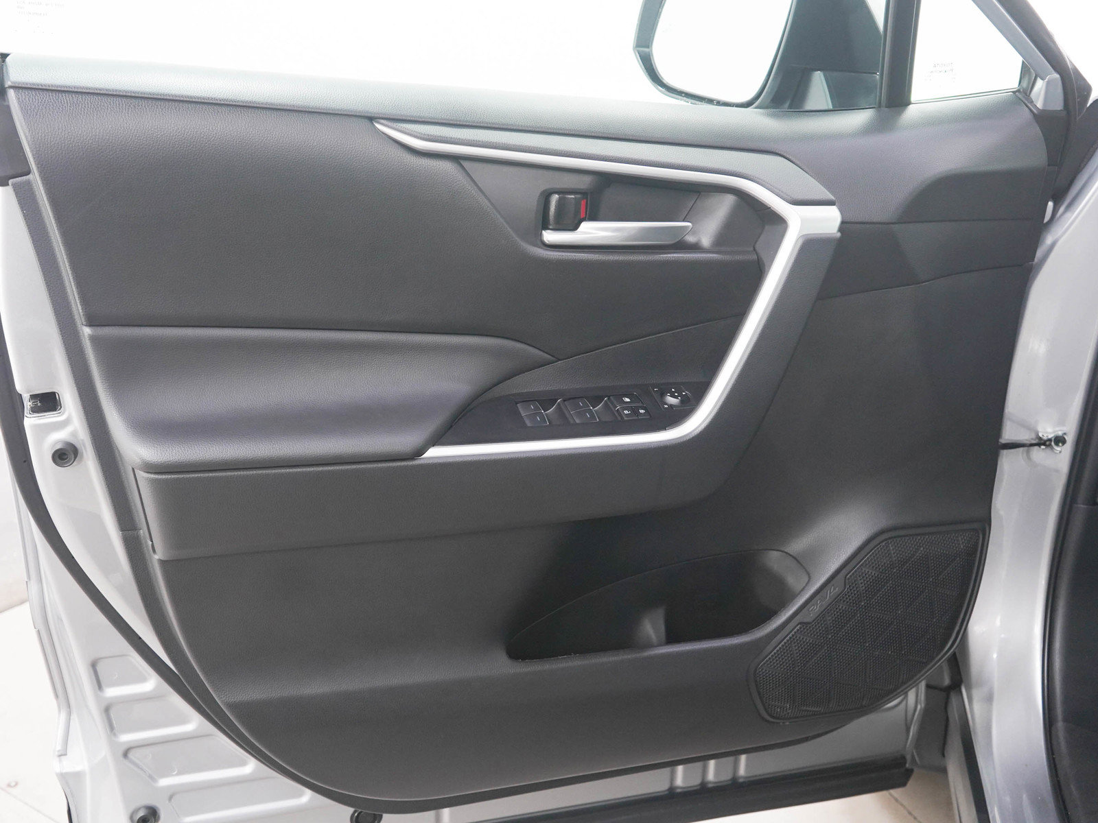 Used 2024 Toyota RAV4 XLE AWD/4WD image 20