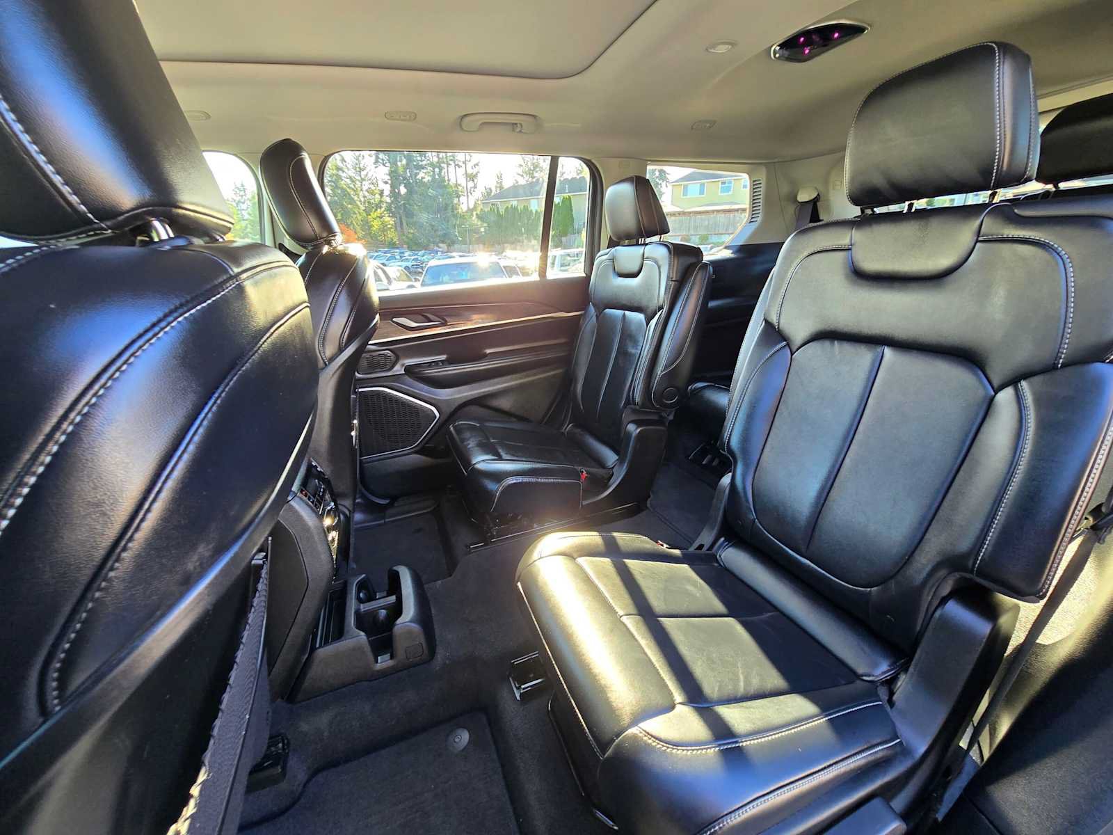 Used 2021 Jeep Grand Cherokee L Limited w/ Trailer Tow Package AWD/4WD image 17