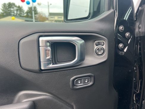 New 2026 Jeep Gladiator Sport image 19