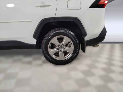 Used 2022 Toyota RAV4 XLE image 10