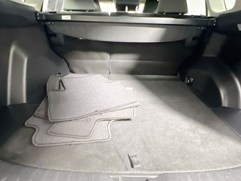 Used 2021 Toyota RAV4 XLE w/ Convenience Package FWD image 34