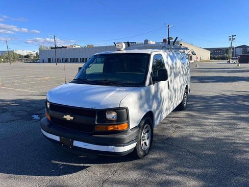 Used 2013 Chevrolet Express 1500 image 3