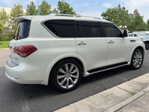 Used 2013 INFINITI QX56 4WD w/ Deluxe Touring Pkg image 17