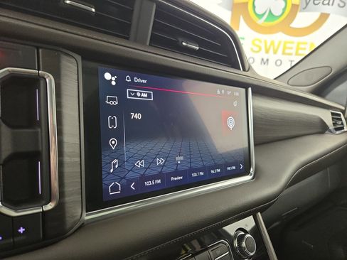 Used 2022 GMC Yukon XL Denali w/ Denali Premium Package image 20