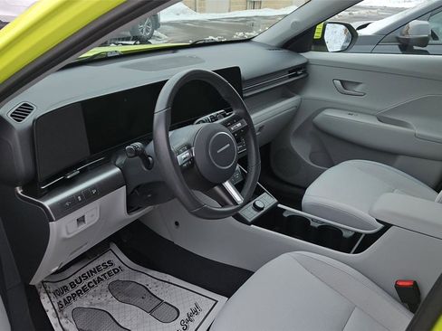 Used 2024 Hyundai Kona SEL w/ Convenience Package image 5