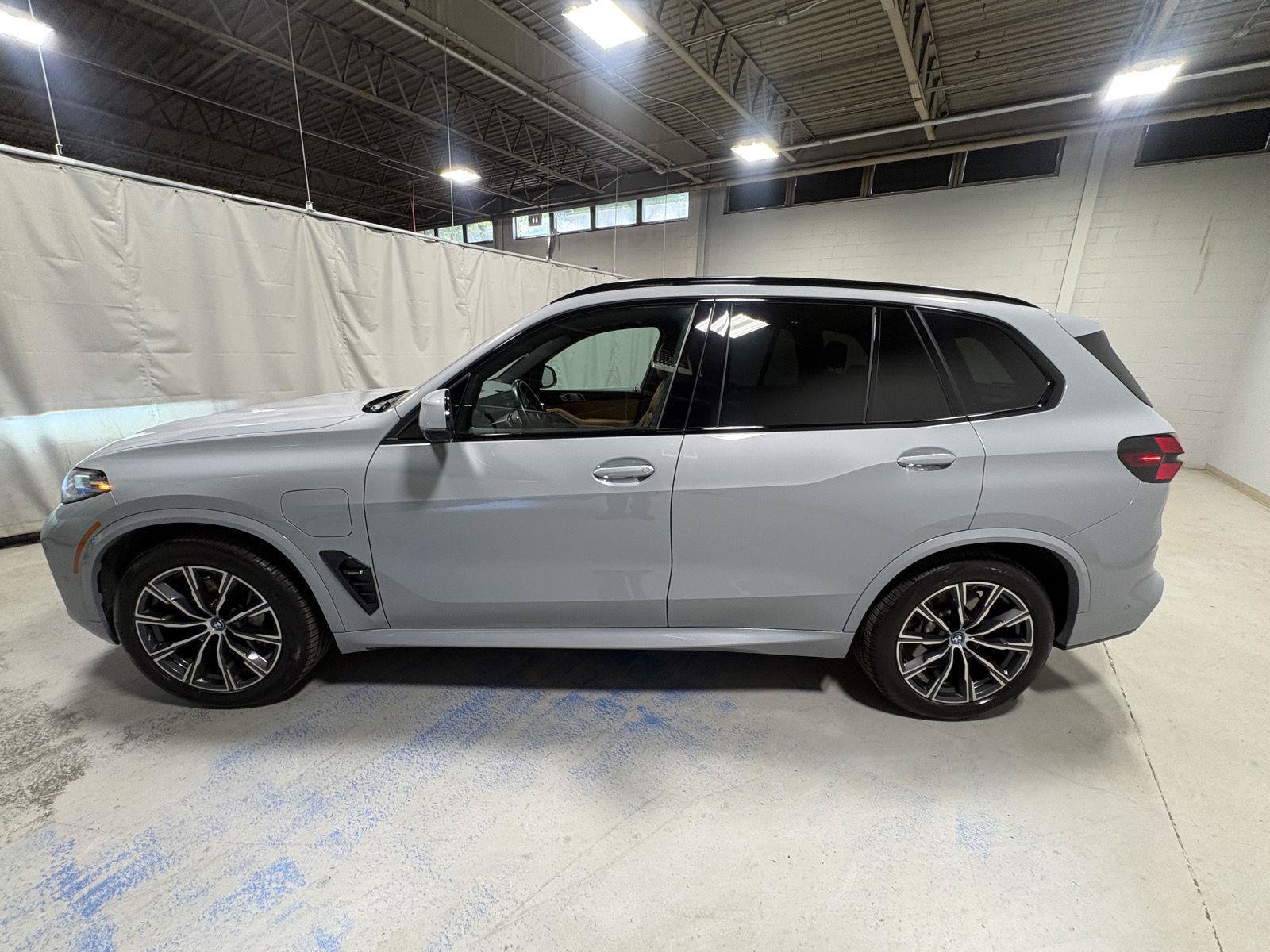 Used 2024 BMW X5 xDrive50e w/ Executive Package AWD/4WD image 20