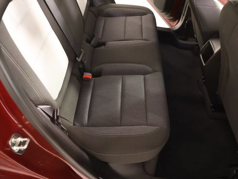 Used 2025 Chevrolet Trax RS w/ Sunroof Package FWD image 14