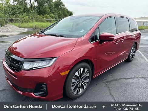 Used 2026 Honda Odyssey Elite image 3