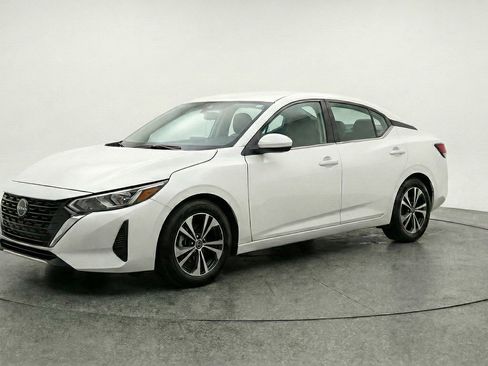 Used 2025 Nissan Sentra SV image 3