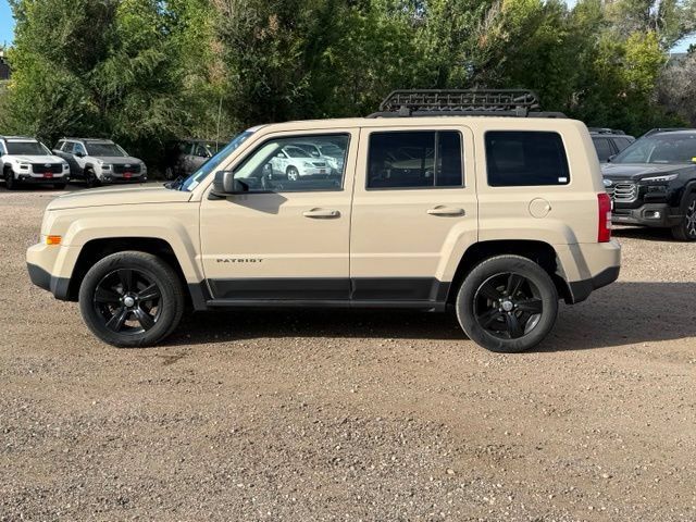 Used 2017 Jeep Patriot Latitude AWD/4WD image 2