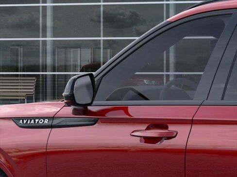 New 2026 Lincoln Aviator AWD w/ Jet Appearance Package image 20