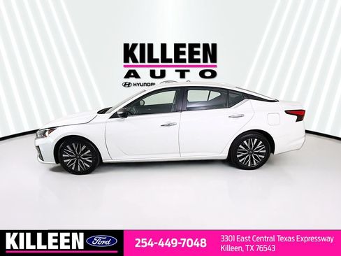 Used 2024 Nissan Altima 2.5 SV FWD image 4