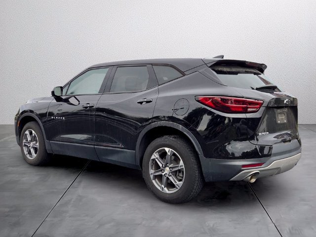 Used 2023 Chevrolet Blazer LT FWD image 3