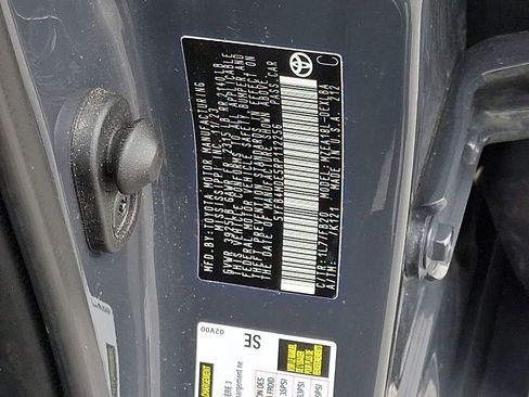 Used 2024 Toyota Corolla LE FWD image 27