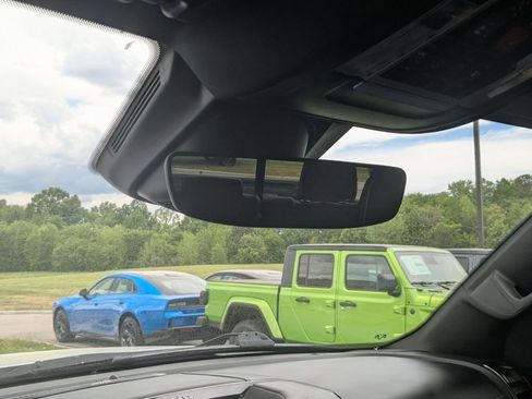 Used 2022 RAM 1500 Limited w/ Body-Colour Bumper Group image 33