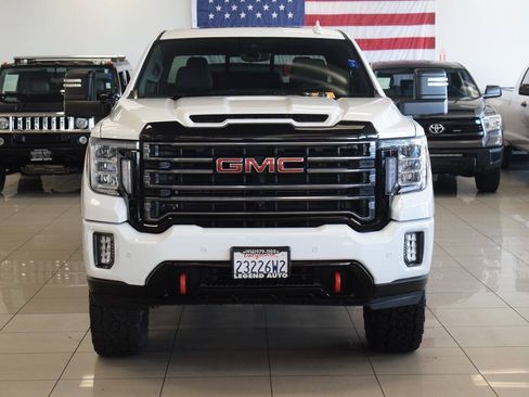 Used 2020 GMC Sierra 2500 AT4 w/ AT4 Premium Package AWD/4WD image 2