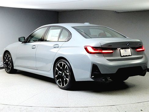 Used 2025 BMW 330i xDrive Sedan w/ M Sport Package image 5