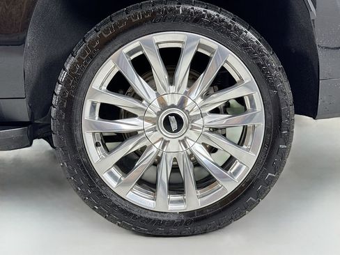 Used 2023 Cadillac Escalade ESV Premium Luxury image 11