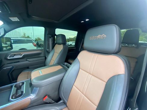 Used 2024 Chevrolet Silverado 2500 High Country w/ High Country Premium Package AWD/4WD image 21