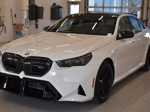 New 2026 BMW M5 w/ Executive Package image 9