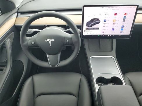 Used 2023 Tesla Model Y Long Range AWD/4WD image 16