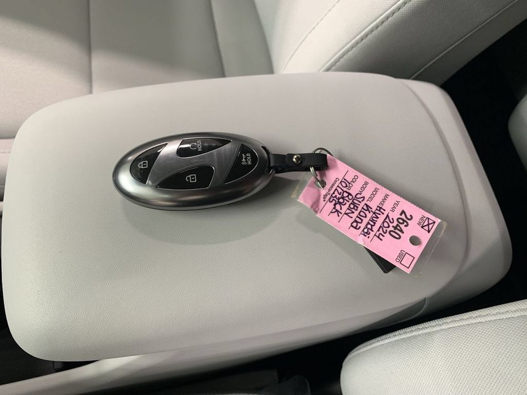 Used 2024 Hyundai Kona SEL w/ Convenience Package AWD/4WD image 12