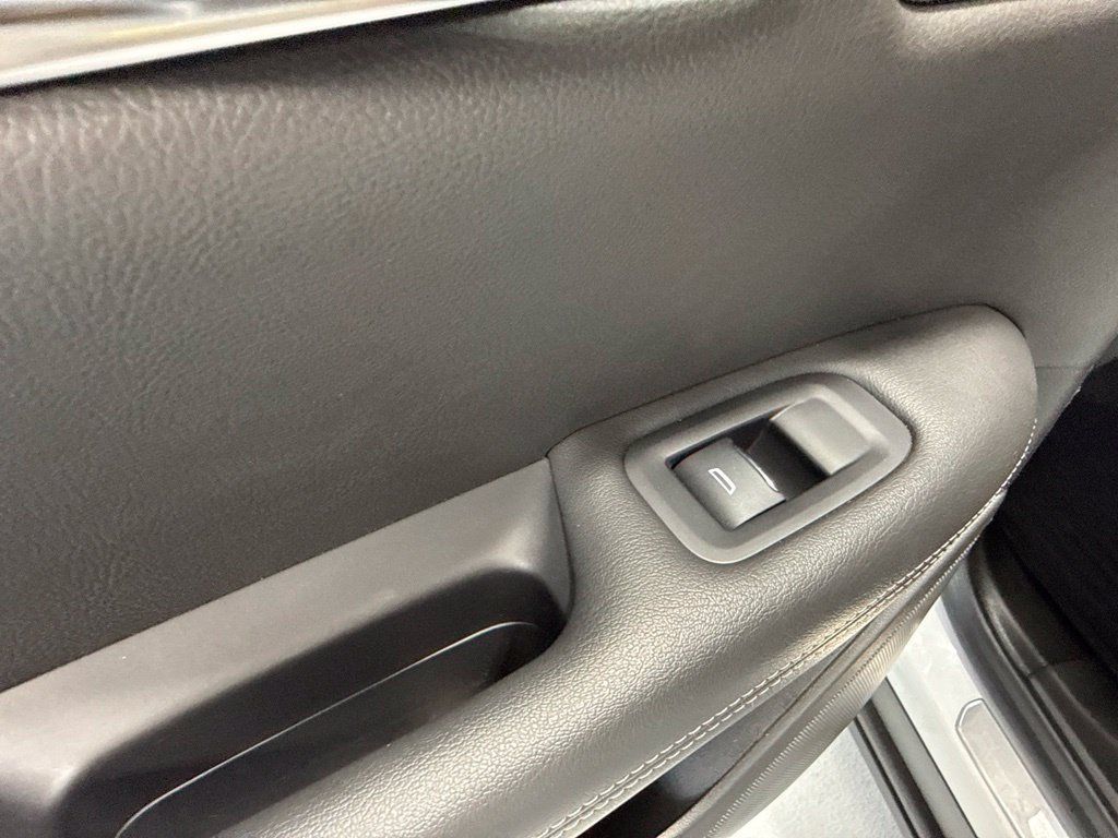 Used 2022 Cadillac XT6 Premium Luxury w/ Technology Package AWD/4WD image 17