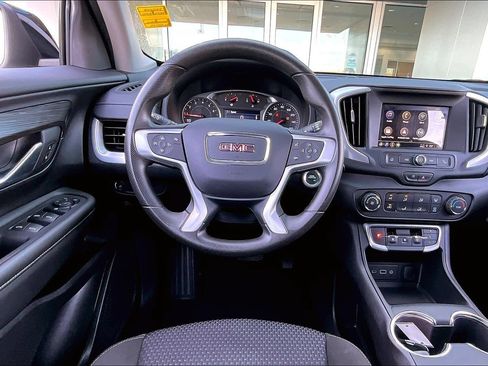 Used 2024 GMC Terrain SLE w/ Elevation Edition FWD image 5