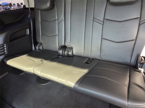 Used 2019 Cadillac Escalade Luxury image 13