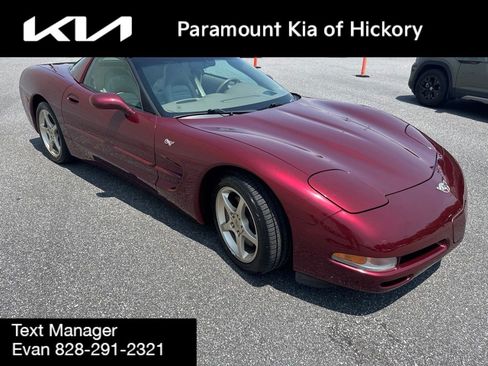 Used 2003 Chevrolet Corvette Coupe w/ Preferred Equipment Group RWD image 3