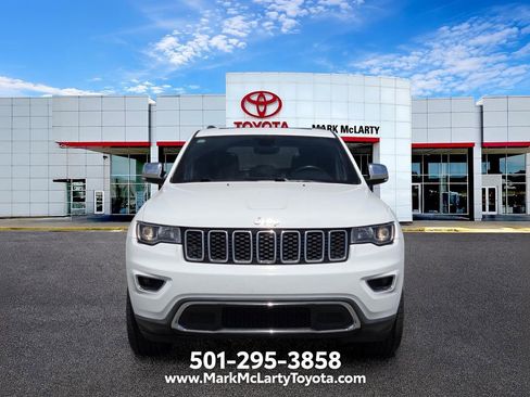 Used 2018 Jeep Grand Cherokee Limited AWD/4WD image 8