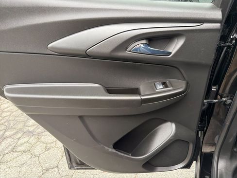 Used 2022 Chevrolet TrailBlazer ACTIV w/ Technology Package image 34