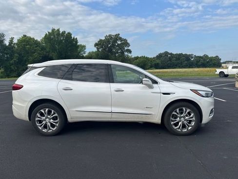 Used 2021 Buick Enclave Avenir w/ Avenir Technology Package AWD/4WD image 2