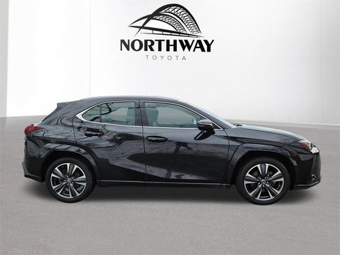 Used 2024 Lexus UX 250h 250h Premium image 3