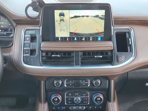 Used 2022 Chevrolet Suburban High Country w/ Max Trailering Package AWD/4WD image 18
