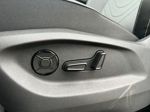 New 2026 Volkswagen Tiguan SE R-Line image 4