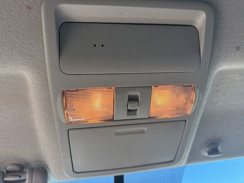 Used 2016 Nissan Frontier SV image 28