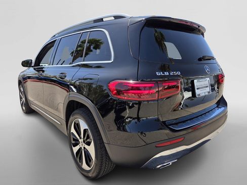 New 2026 Mercedes-Benz GLB 250 image 3