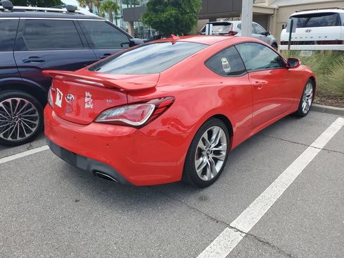 Used 2016 Hyundai Genesis Coupe 3.8 RWD image 4