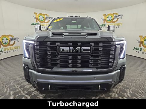 Used 2024 GMC Sierra 3500 Denali Ultimate image 3
