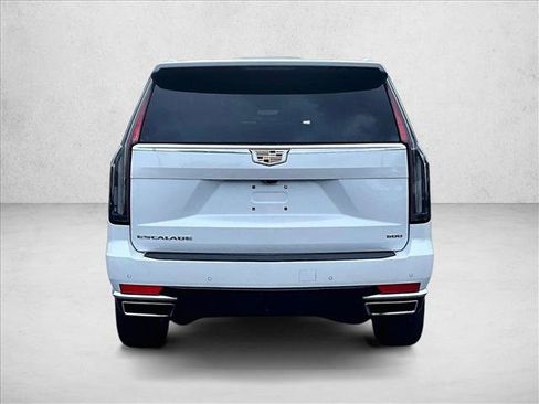 Used 2023 Cadillac Escalade Premium Luxury w/ Performance Package AWD/4WD image 4