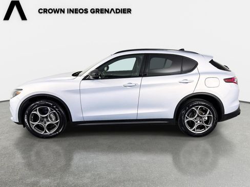 Used 2025 Alfa Romeo Stelvio Sprint AWD/4WD image 8