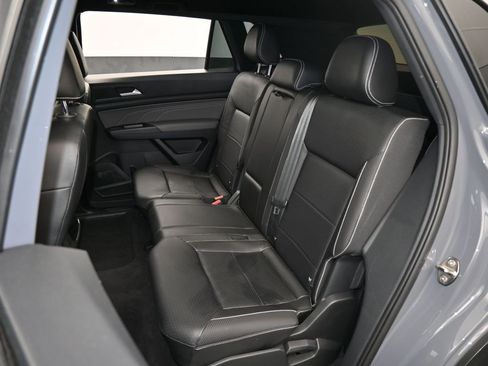 Used 2022 Volkswagen Atlas Cross Sport SEL R-Line image 35