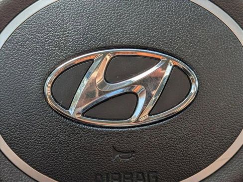 Used 2021 Hyundai Elantra SEL image 13