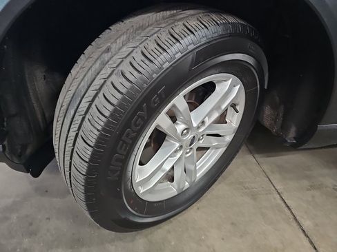 Used 2023 Ford Explorer XLT w/ Equipment Group 202A image 32