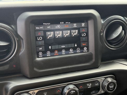 Used 2022 Jeep Wrangler Unlimited Sport AWD/4WD image 21
