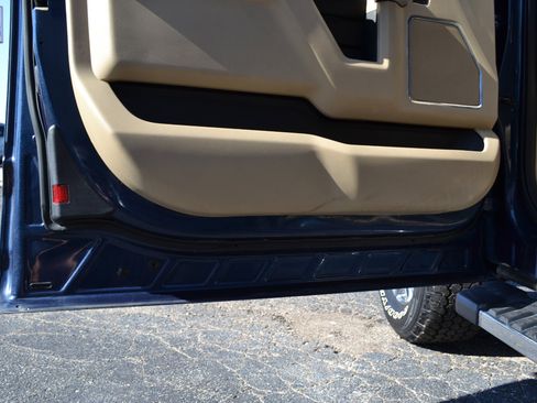 Used 2017 Ford F150 Lariat w/ Equipment Group 502A Luxury image 31