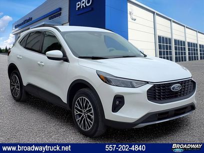 New 2025 Ford Escape SE